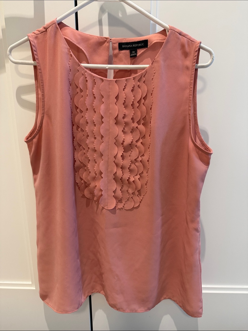 Banana Republic Dusty Pink Scalloped Ruffle-Front Sleeveless Top